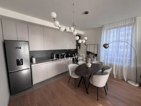 Izdavanje, trosoban stan, 89m², Savski Venac, Beograd - image 13