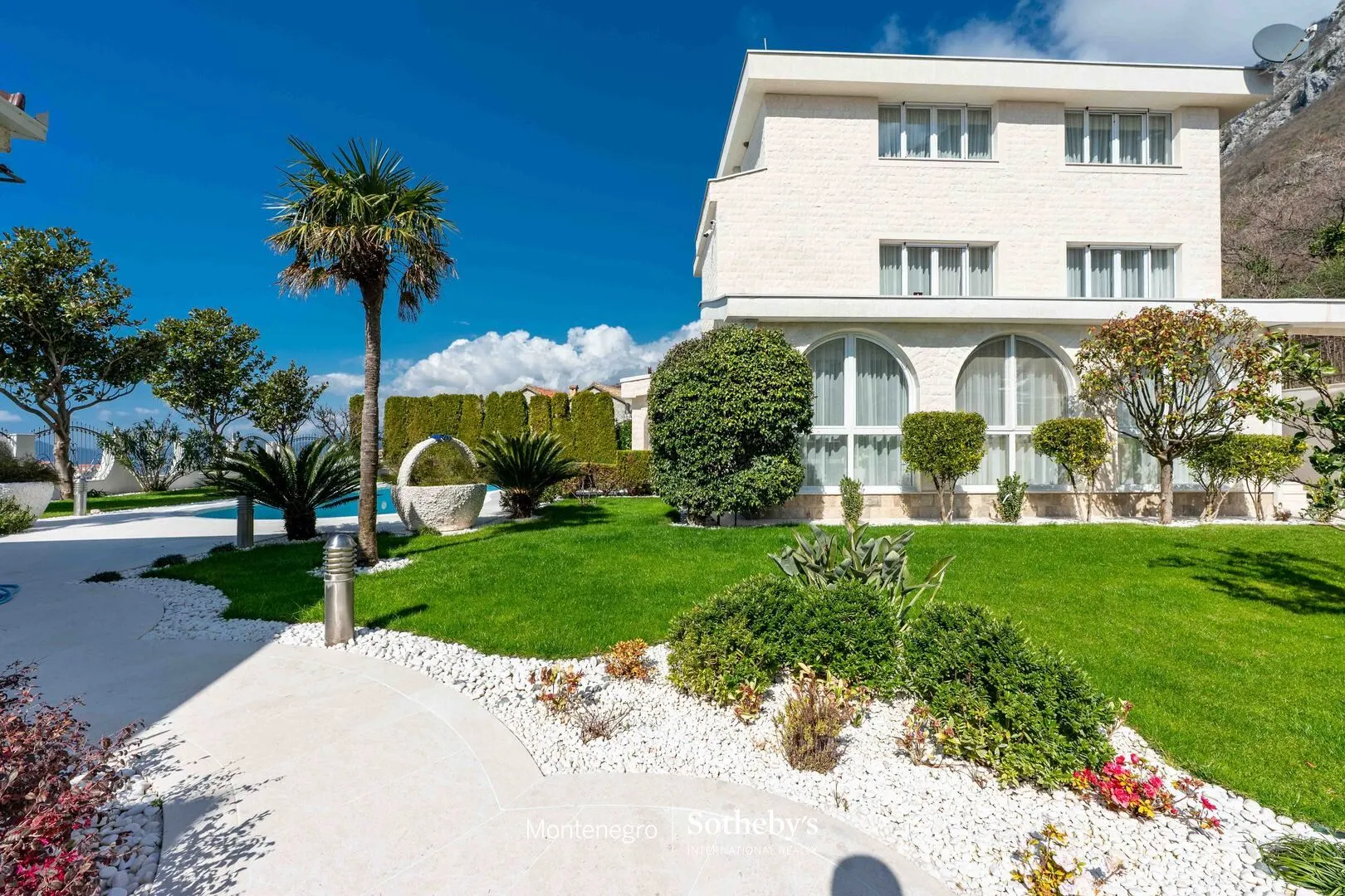 Sale, house, 410m², Blizikuće, Budva