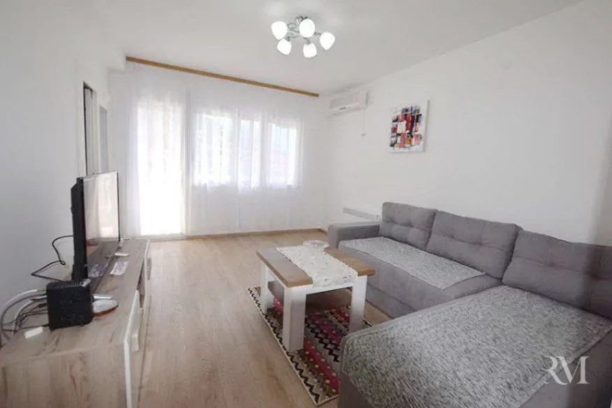 Rent, one bedroom apartment, 55m², Centar, Tivat