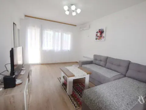 Izdavanje, jednosoban stan, 55m², Centar, Tivat