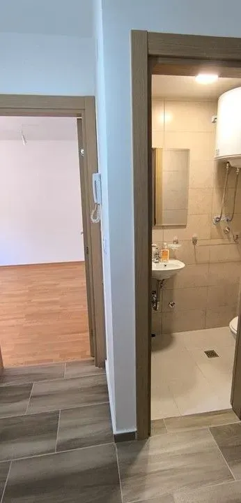 Izdavanje, dvosoban stan, 65m², Stari Aerodrom, Podgorica