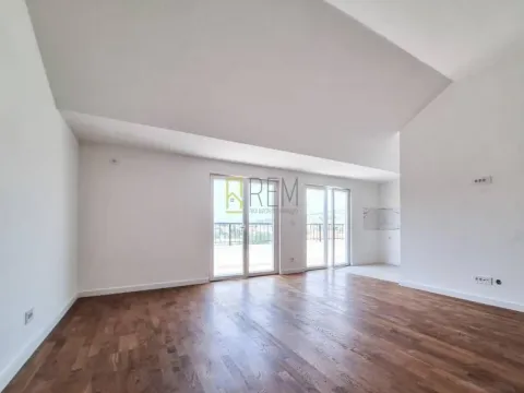 Prodaja, dvosoban stan, 86m², Zagorič, Podgorica
