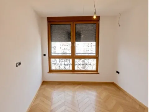 Sale, five bedroom apartment, 193m², Južni Bulevar, Vračar Sve Podlokacije - image 4