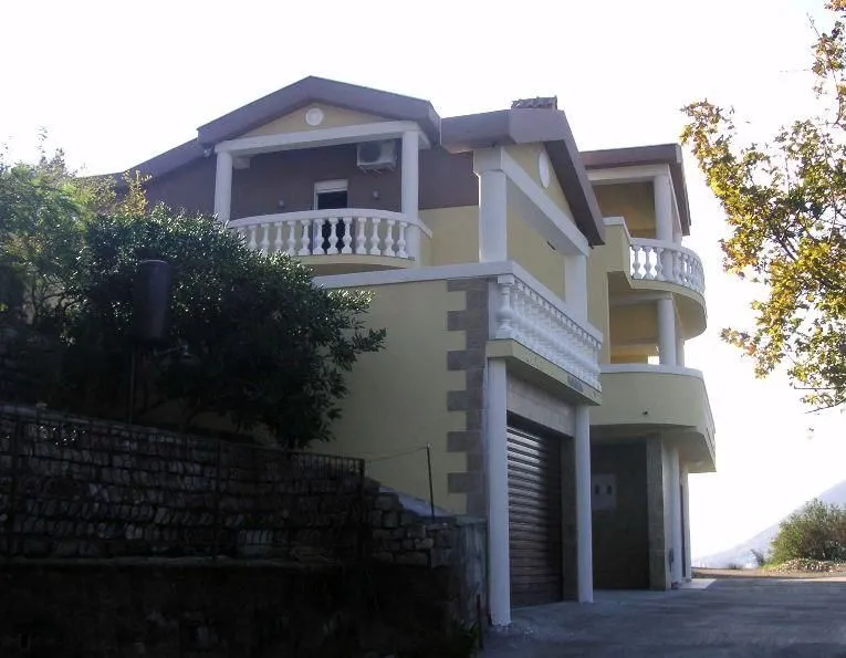 Prodaja, kuća, 218m², Opatovo, Tivat