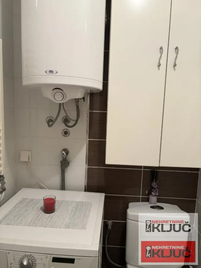 Izdavanje, dvosoban stan, 43m², Grbavica, Novi Sad Sve Podlokacije