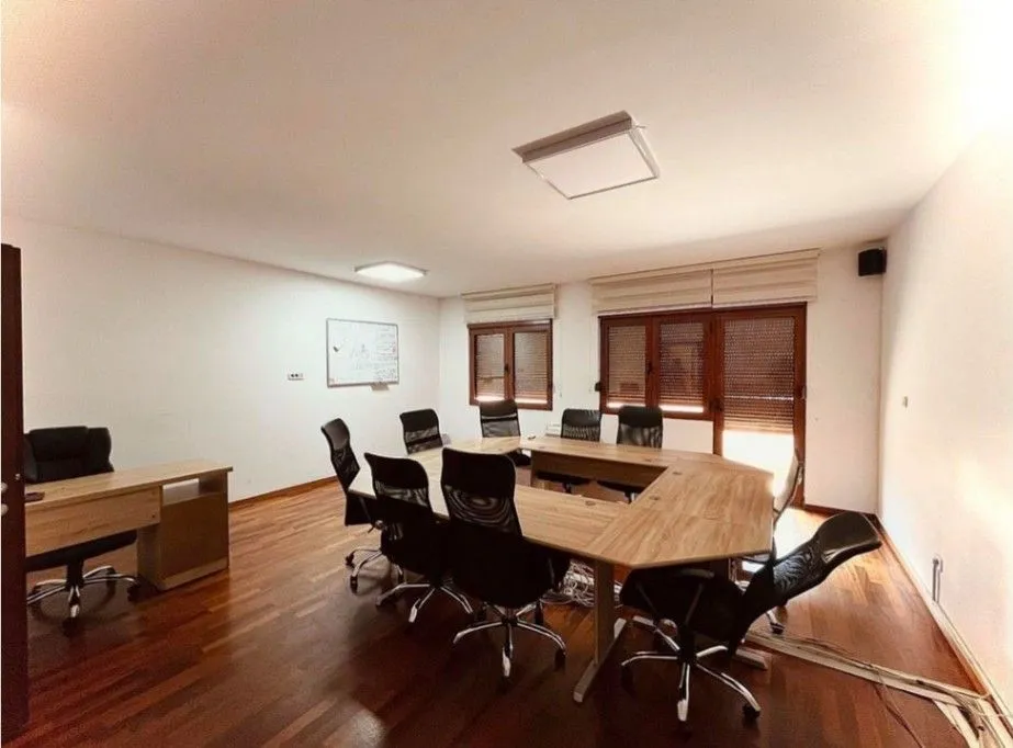 Izdavanje, poslovni prostor, 105m², Preko Morače, Podgorica