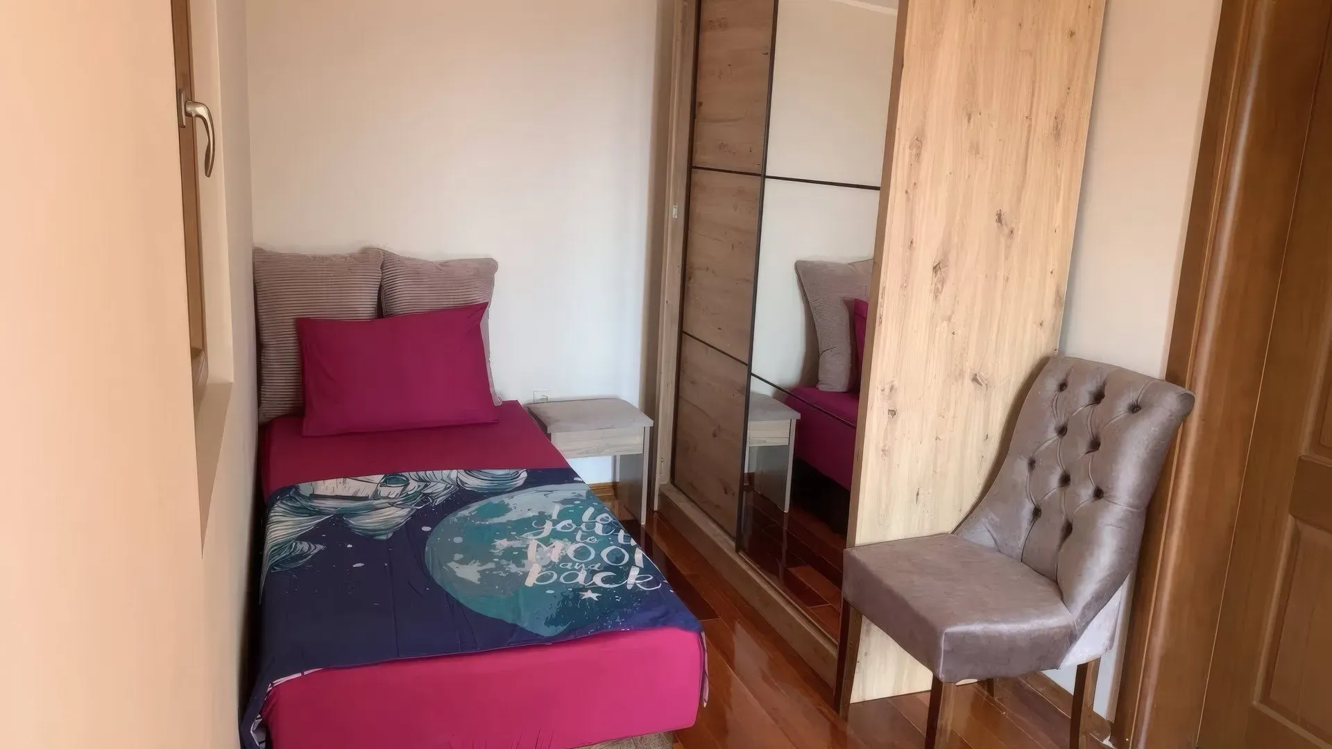 Izdavanje, dvosoban stan, 60m², Bečići, Budva