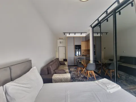 Rent, studio apartment, 33m², Bečići, Budva - image 5