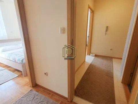 Izdavanje, dvosoban stan, 65m², Stari Aerodrom, Podgorica - image 7