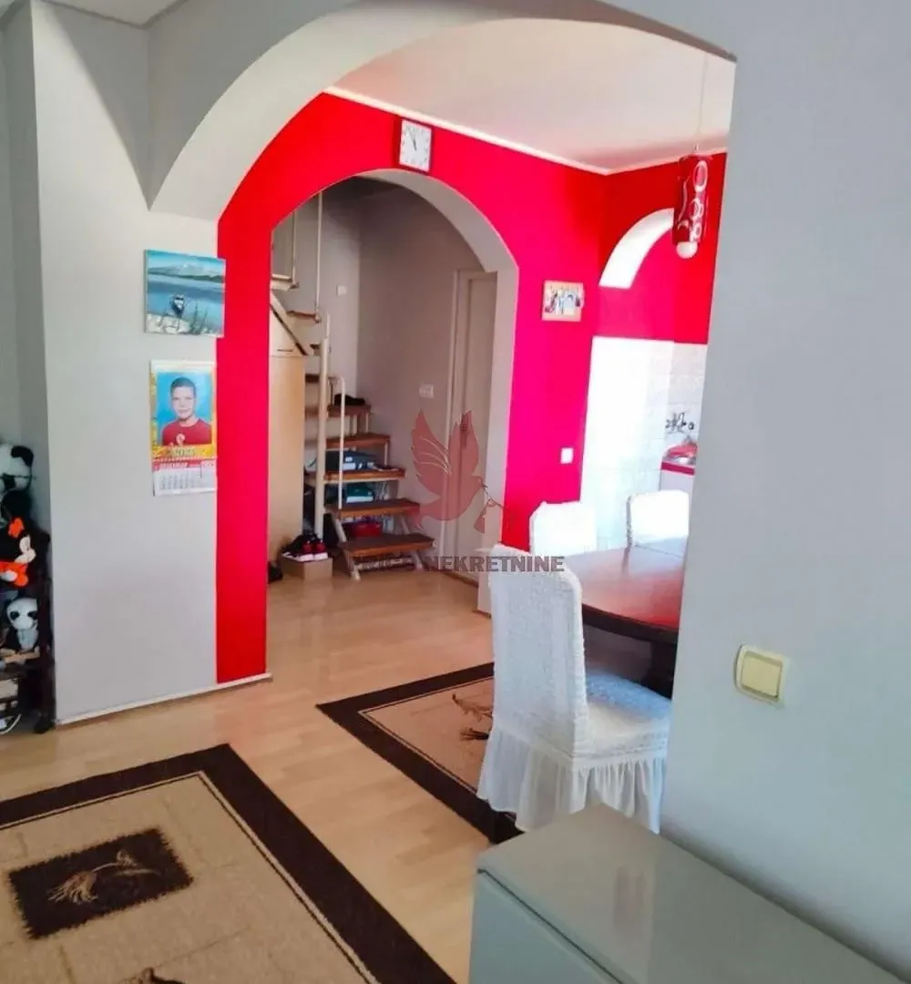 Prodaja, trosoban stan, 69m², Mladenovac, Beograd