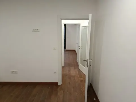 Izdavanje, dvosoban stan, 64m², Tološka šuma, Podgorica - image 11