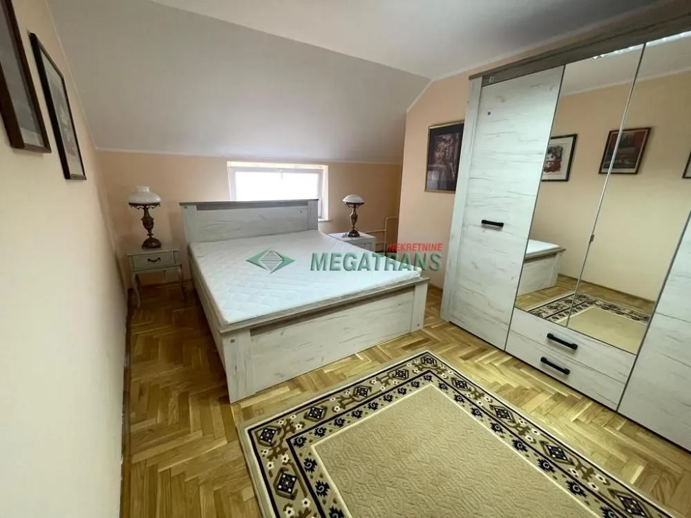 Izdavanje, četvorosoban stan, 130m², Vračar Hram, Vračar Sve Podlokacije