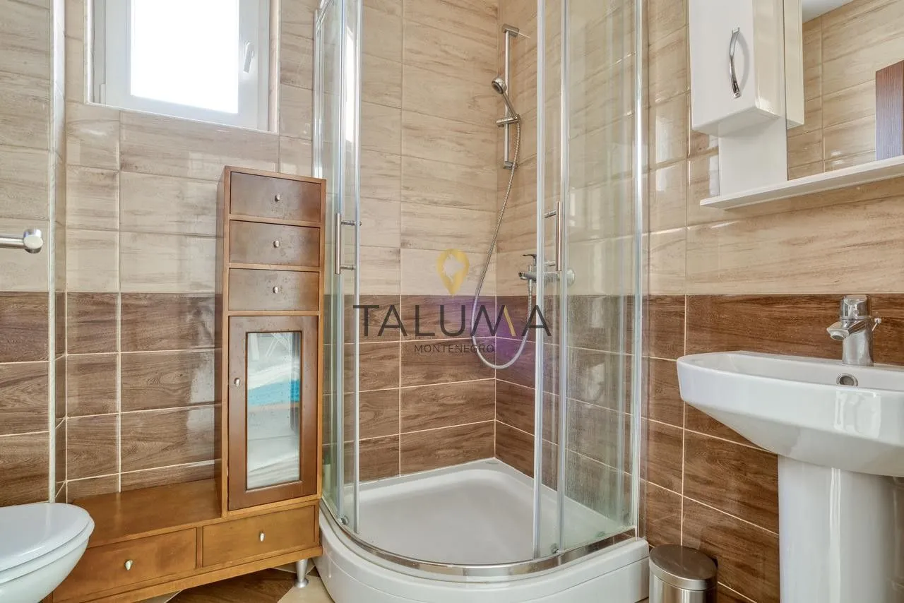 Sale, two bedroom apartment, 60m², Petrovac, Budva
