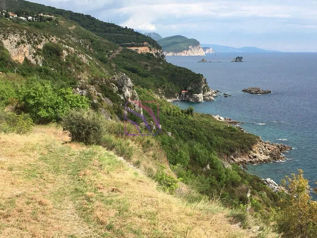 Pogled na more i obalu sa lokacije zemljišta.