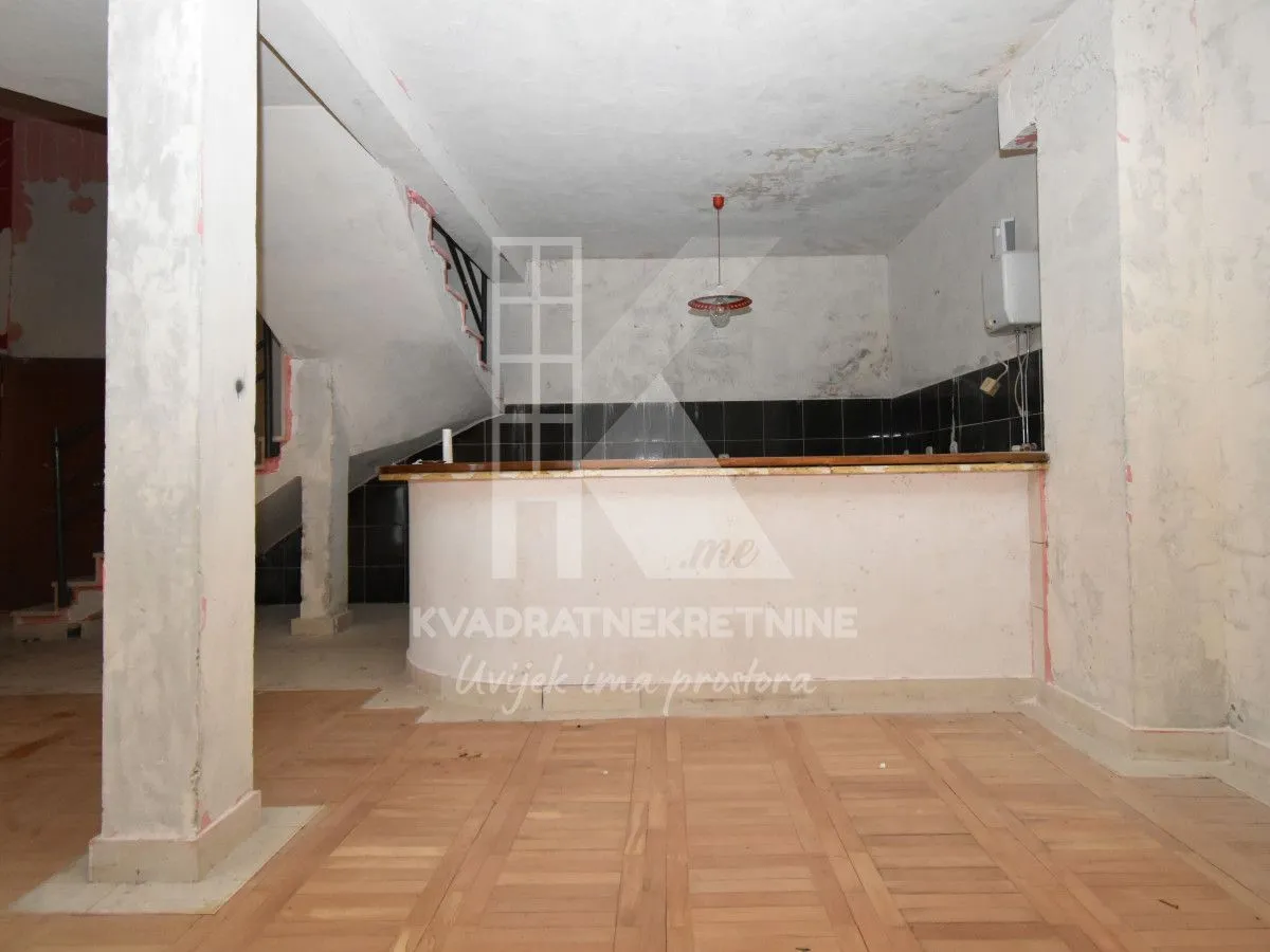 Prodaja, kuća, 217m², Centar, Podgorica