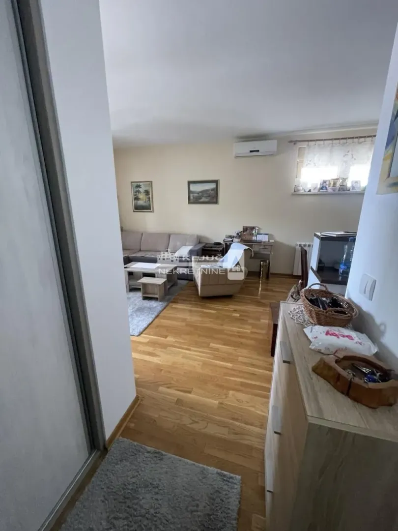 Sale, two bedroom apartment, 64m², Senjak, Beograd
