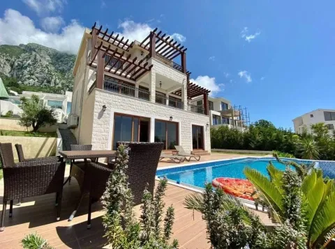 Izdavanje, kuća, 418m², Blizikuće, Budva - image 1
