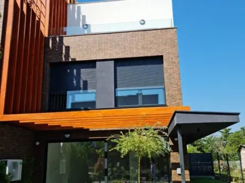 Izdavanje, kuća, 240m², Sremska Kamenica, Petrovaradin - image 4