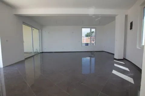 Prodaja, kuća, 404m², Utjeha, Bar - image 12