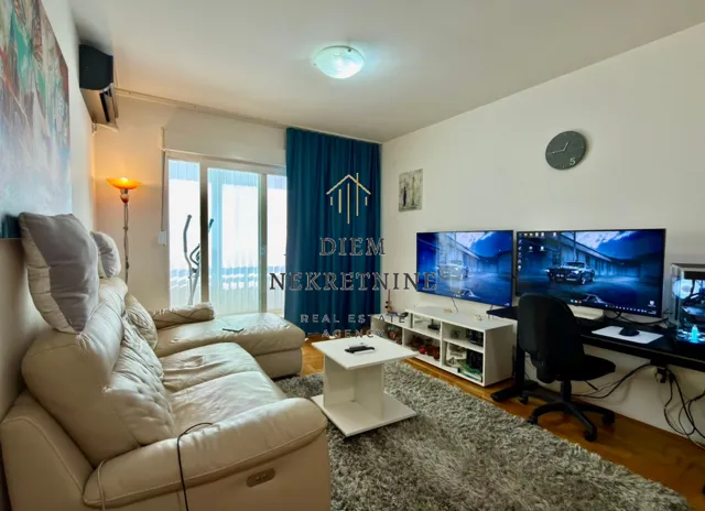 Sale, two bedroom apartment, 76m², Centar, Bar