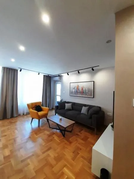Rent, two bedroom apartment, 72m², Bulevar, Niš