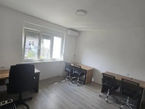 Izdavanje, poslovni prostor, 70m², Telep, Novi Sad Sve Podlokacije - image 5