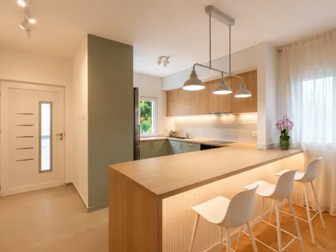 Rent, three bedroom apartment, 100m², Dalmatinska ulica, Podgorica - image 4