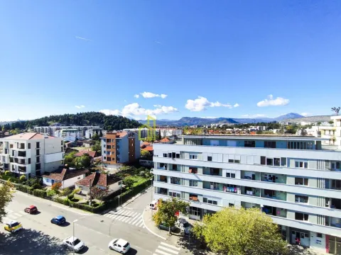 Izdavanje, dvosoban stan, 89m², Centar, Podgorica - image 10