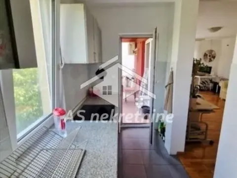 Rent, three bedroom apartment, 85m², Južni Bulevar, Vračar Sve Podlokacije - image 11