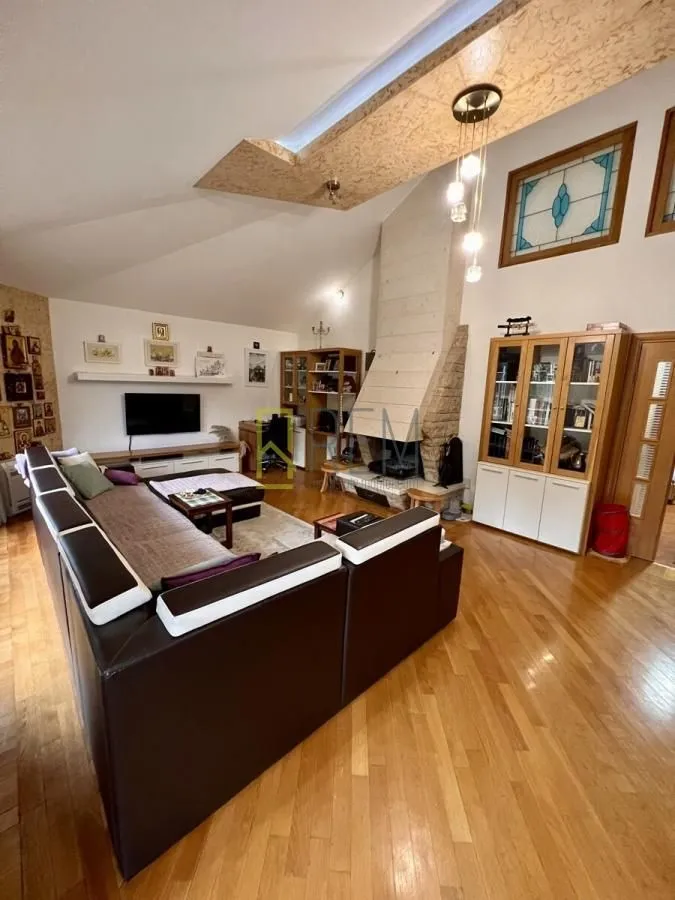 Prodaja, trosoban stan, 136m², Centar, Podgorica