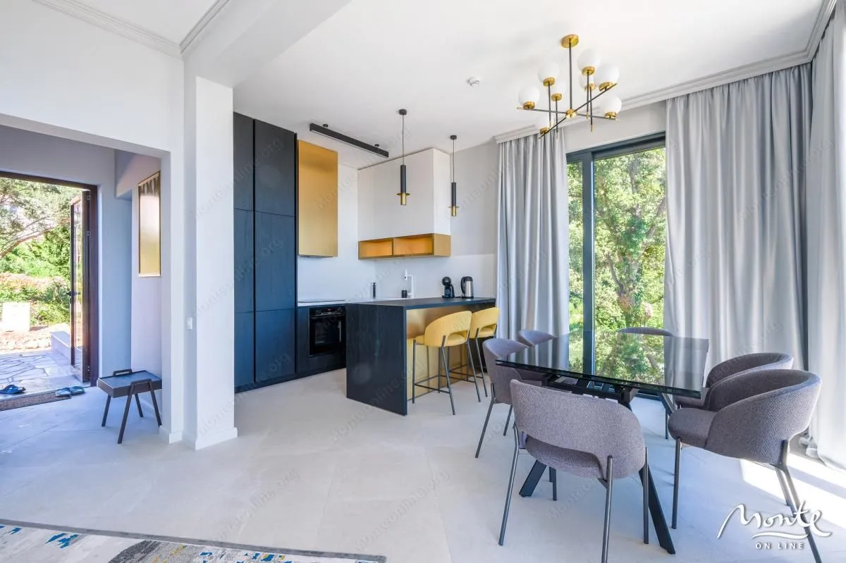Sale, house, 220m², Reževići, Budva