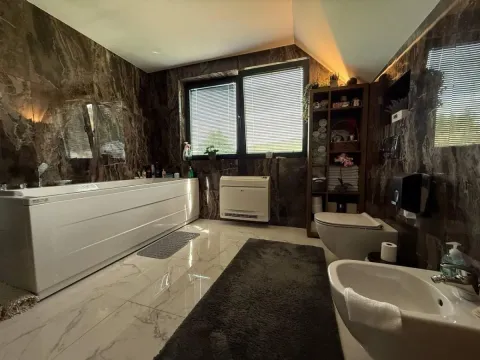 Prodaja, kuća, 270m², Petrovaradin, Novi Sad - image 71