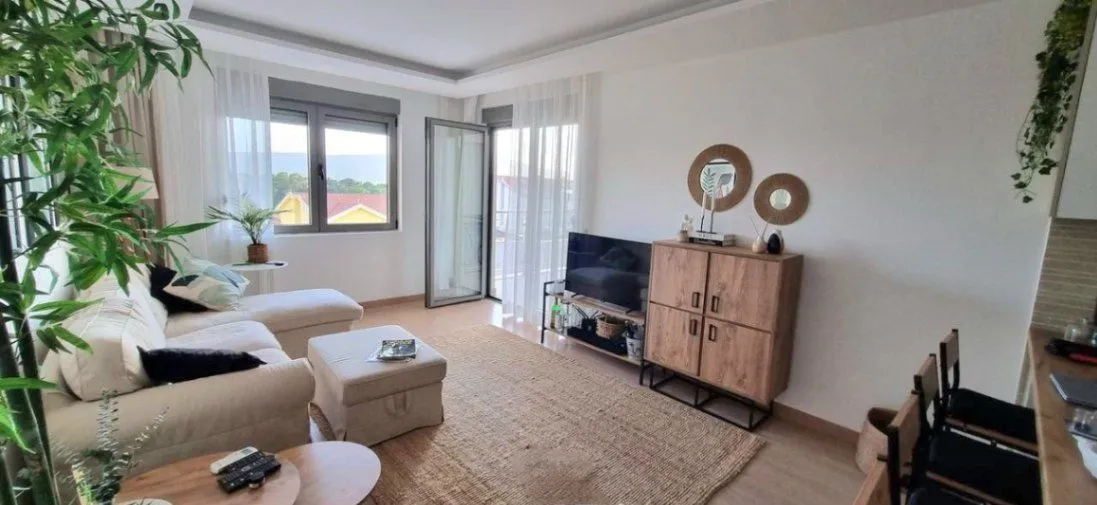 Rent, two bedroom apartment, 90m², Tivat, Crna Gora