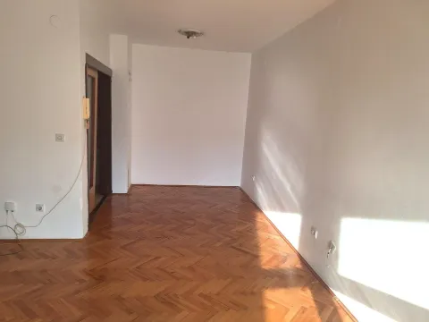 Rent, two bedroom apartment, 73m², Makedonsko naselje, Bar - image 2