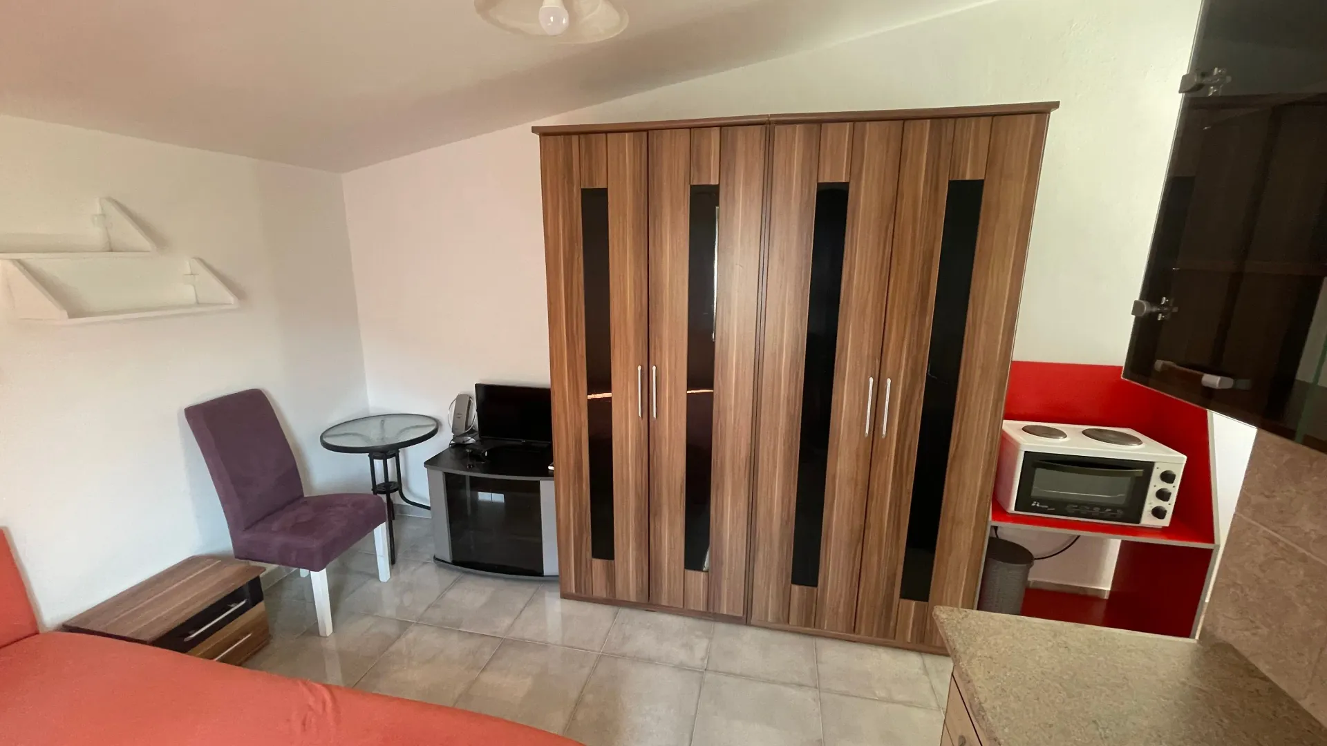Izdavanje, jednosoban stan, 25m², Bjeliši, Bar