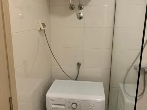 Izdavanje, jednosoban stan, 46m², City Kvart, Podgorica - image 4