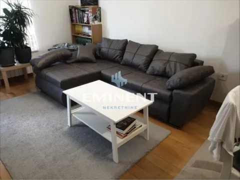 Izdavanje, dvosoban stan, 42m², Zemun Gornji Grad, Zemun Sve Podlokacije - image 3