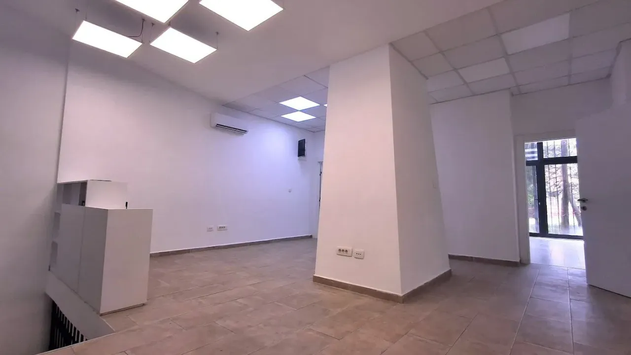 Prodaja, poslovni prostor, 294m², Blok 5, Podgorica