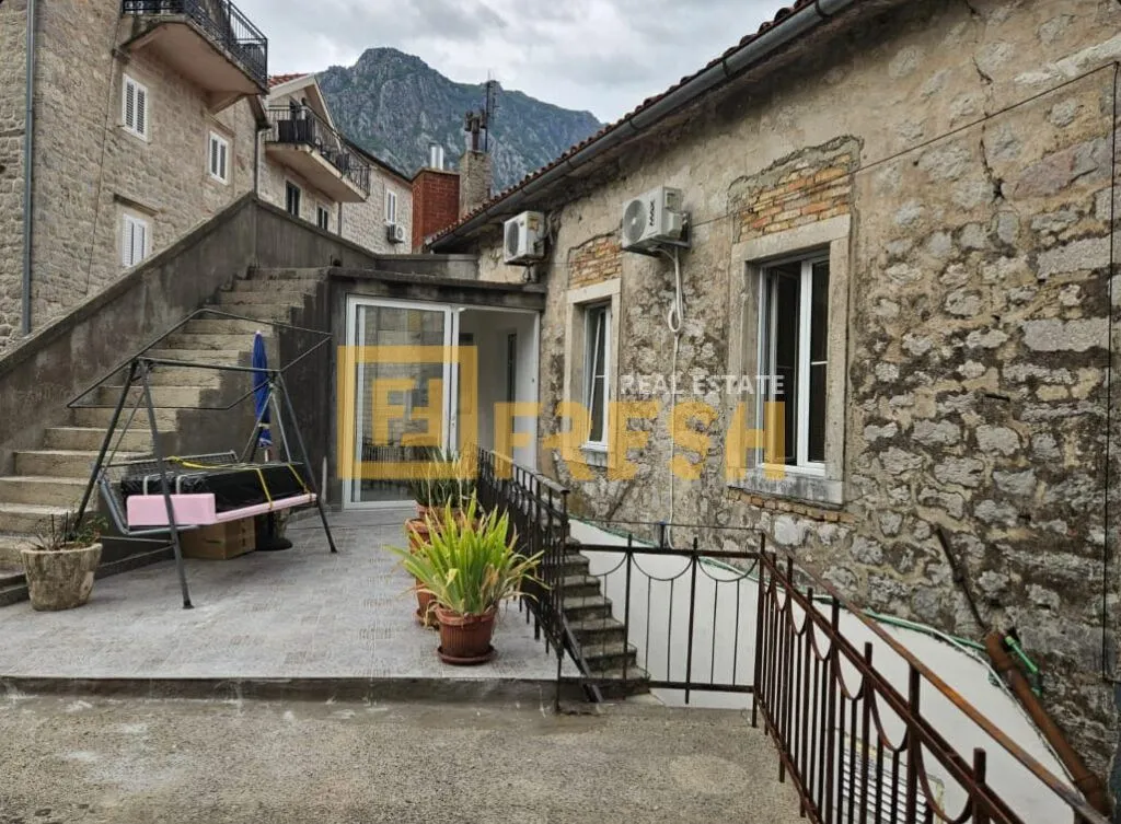 Sale, one bedroom apartment, 56m², Kotor, Crna Gora