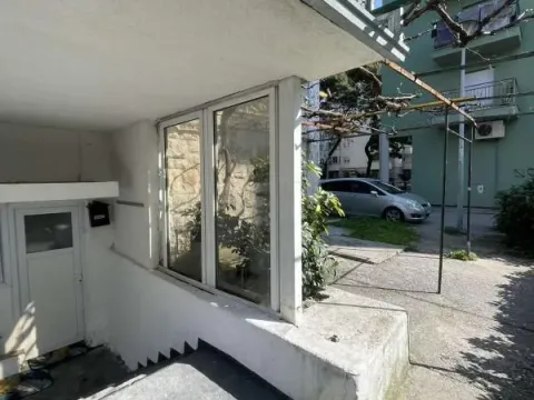 Sale, two bedroom apartment, 55m², Bar, Crna Gora - image 9