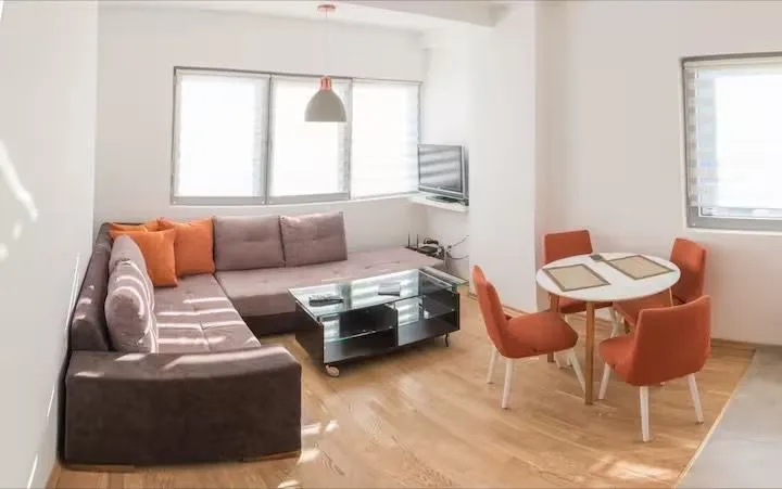 Rent, one bedroom apartment, 40m², Centar, Budva