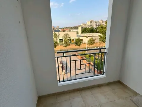 Izdavanje, garsonjera, 26m², Blok 6, Podgorica - image 9