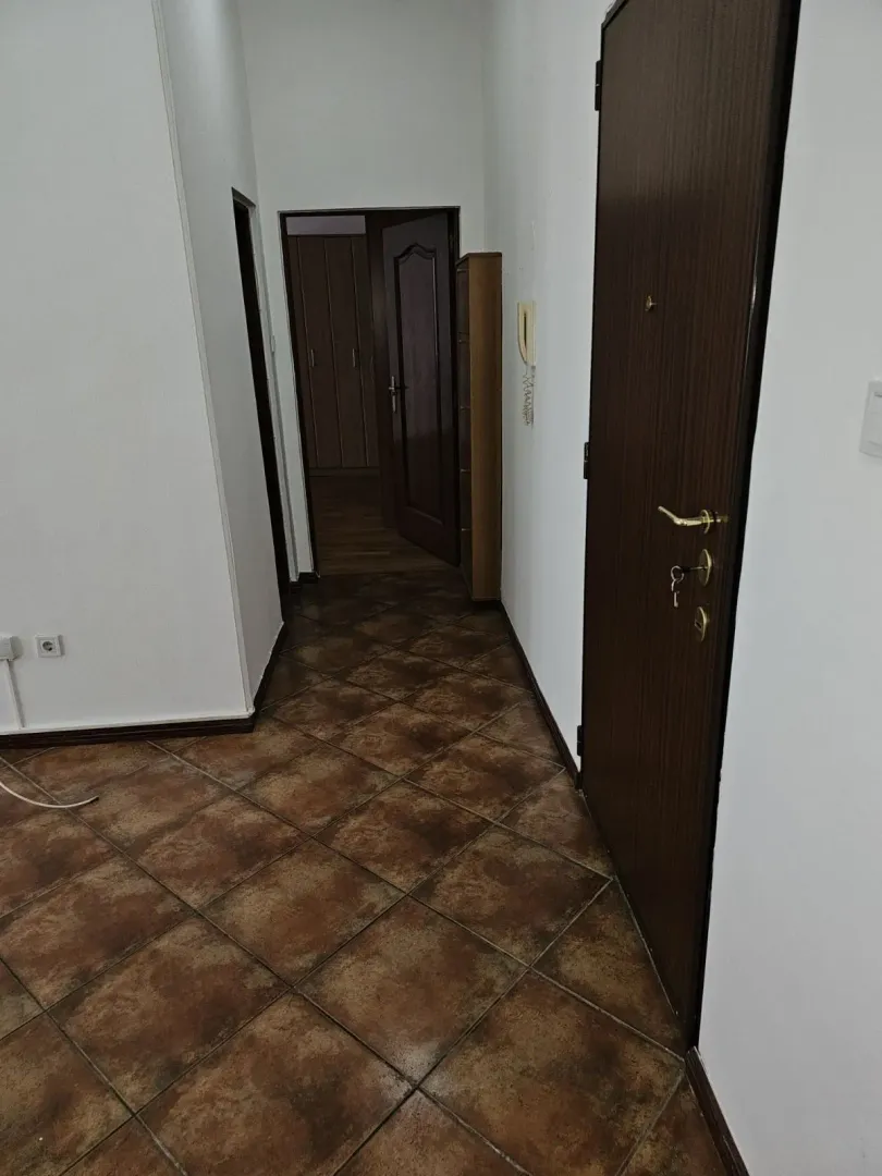 Izdavanje, trosoban stan, 70m², Centar, Podgorica