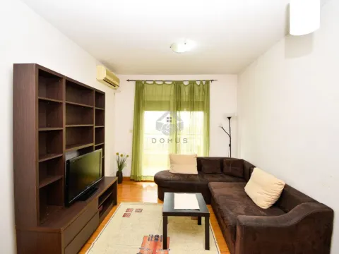 Izdavanje, jednosoban stan, 47m2, Vezirov Most, Podgorica Izdavanje, jednosoban stan, 47m2, Vezirov Most, Podgorica