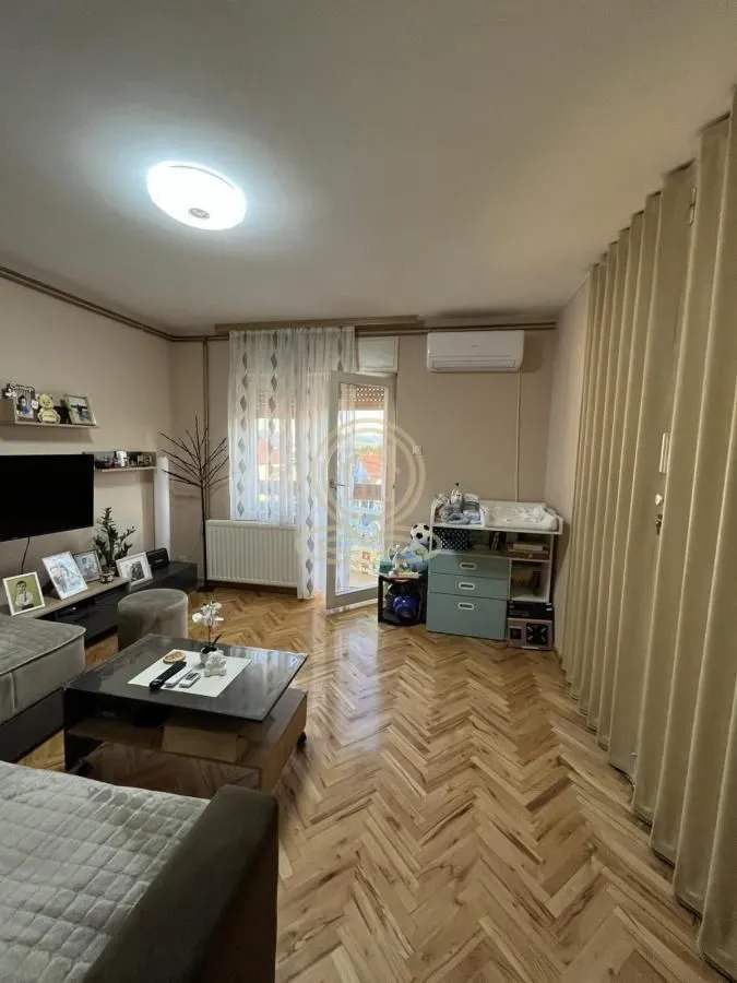 Prodaja, trosoban stan, 106m², Aerodrom, Kragujevac