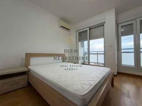 Rent, two bedroom apartment, 68m², City Kvart, Podgorica - image 6