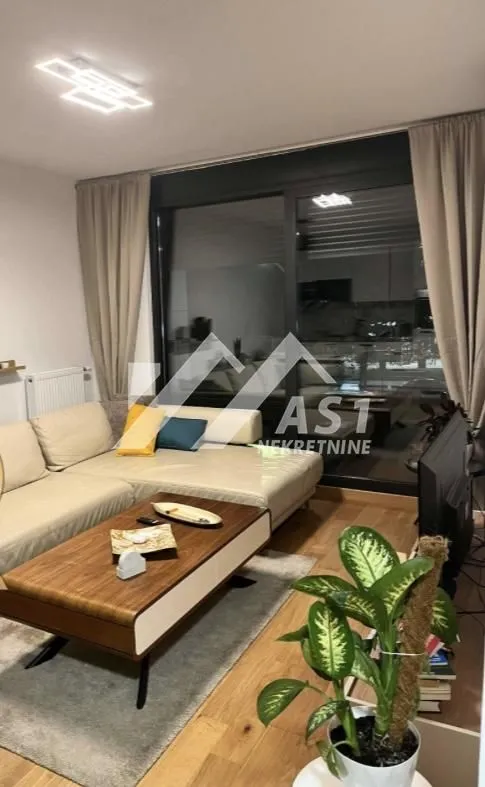 Izdavanje, dvosoban stan, 43m², Sajam, Novi Sad Sve Podlokacije