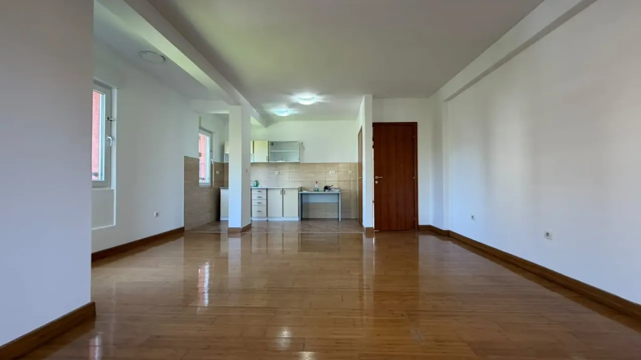 Rent, four bedroom apartment, 109m², Vezirov Most, Podgorica