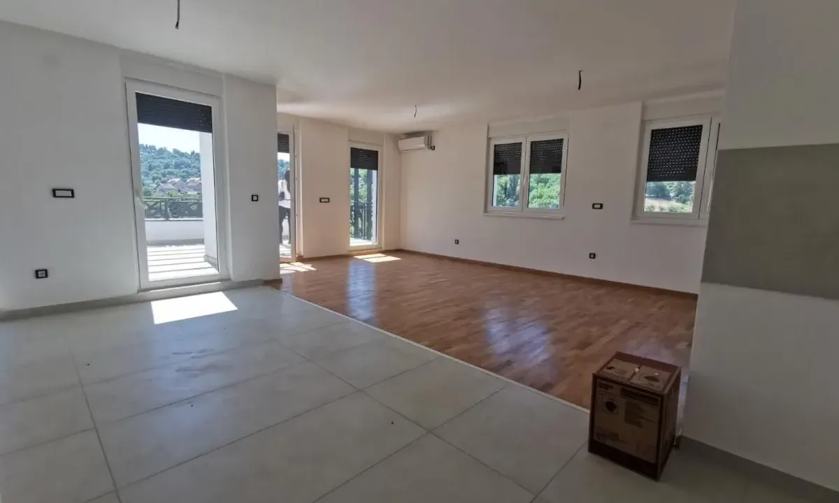 Sale, four bedroom apartment, 124m², Sremska Kamenica, Petrovaradin
