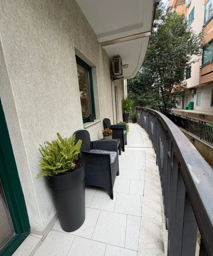 Izdavanje, trosoban stan, 100m², Gorica C, Podgorica